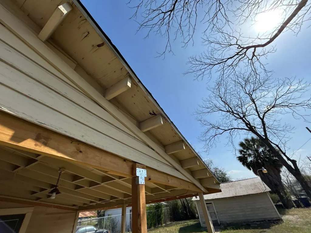 Roof Repair – 78201
