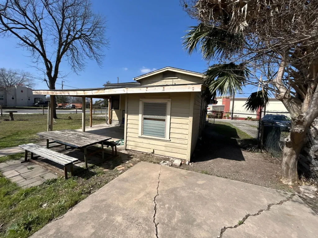 Roof Repair – 78201