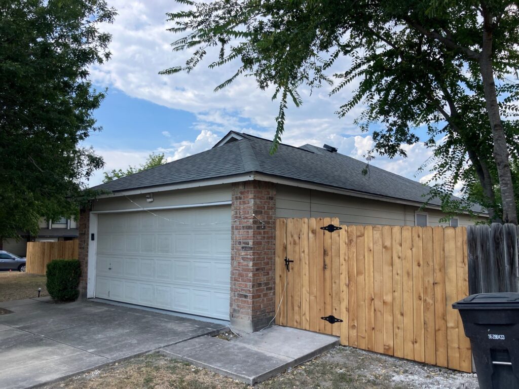 Owens Corning Oakridge Estate Gray roof by BH Roofing in San Antonio, TX 78247