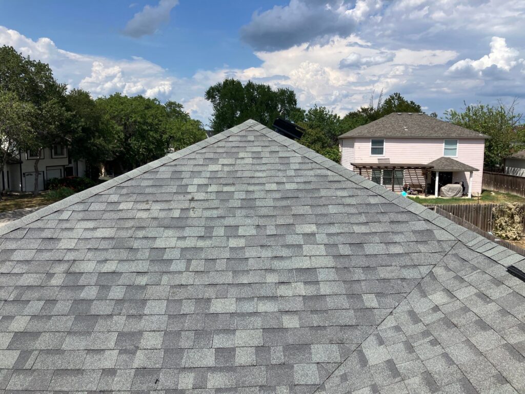 Finished Owens Corning Oakridge Estate Gray roof in San Antonio 78247
