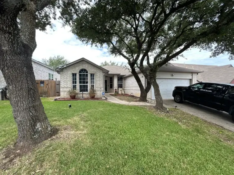 GAF Royal Sovereign Roof Repair in San Antonio (78247)